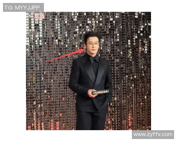 足球明星侧颜高清照片欣赏展现他们独特魅力与风采的完美瞬间